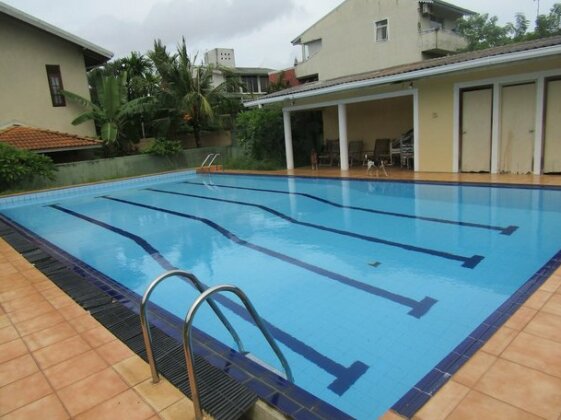Queens Park Apartments - Photo2