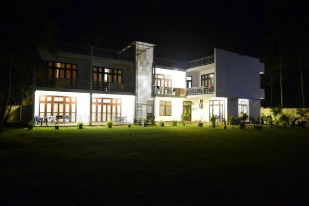 Seacoast Sanctuary Beach Hotel - Photo2