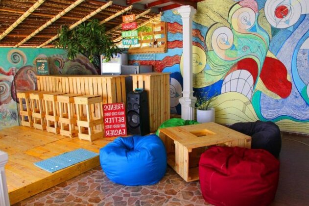 Vitamin C Hostel Inn - Photo3