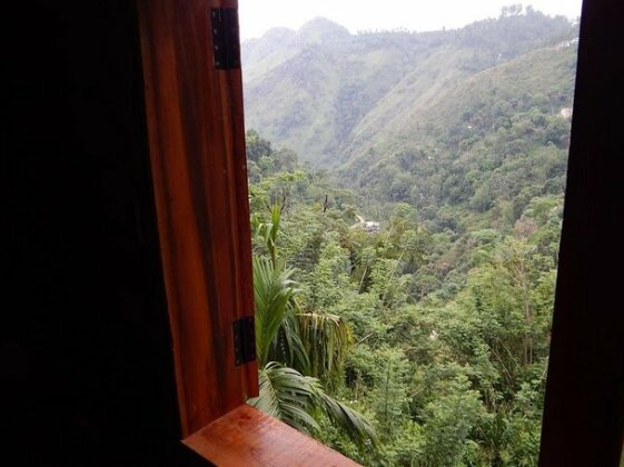 Ella Adam's View - Photo5