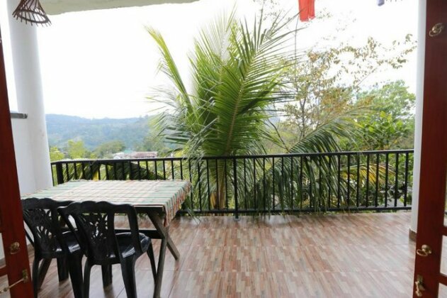 Ella Cloud Castle Homestay - Photo2