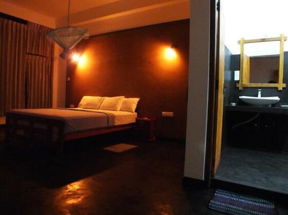 Monarch Ella Hotel and Hostel - Photo4