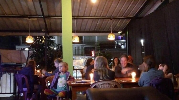 Remo's Restaurant & Hostel - Photo3