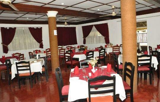Sarathchandra Guest House - Photo2