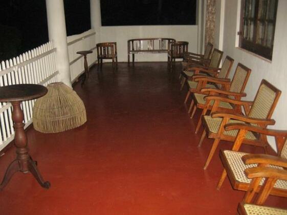 Abeywasa Bungalow - Photo2