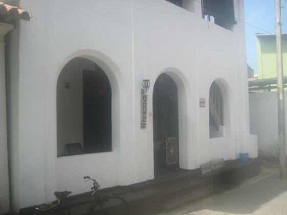 Dutch Colonial house - Photo2