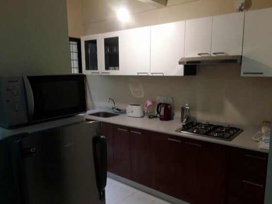 Latitude Holiday Apartment - Photo4