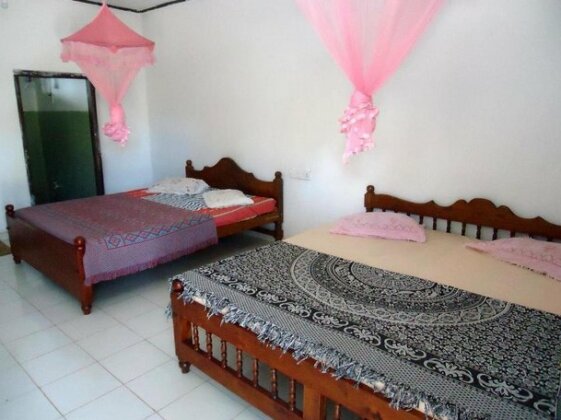 Hasthi Hotel - Photo2