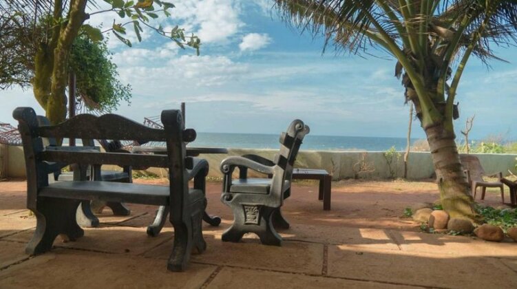 Seaface Rest Hambantota - Photo2
