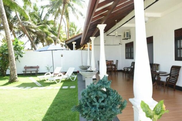 Ashen's Beach House - Photo2