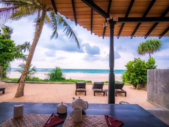 Blue Parrot Beach Villa - Photo2