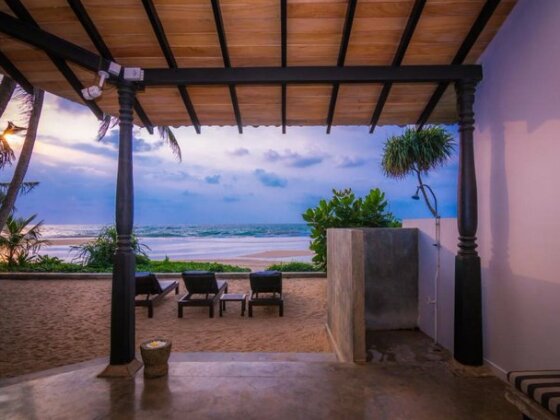 Blue Parrot Beach Villa - Photo5