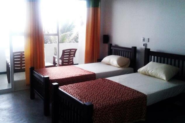 Copacabana Beach Hotel Hikkaduwa - Photo4