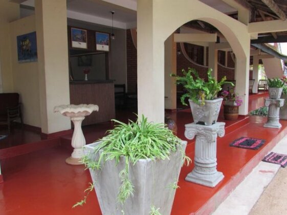 Coral Front Inn - Photo2