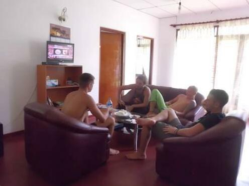 Hikka Train Hostel@ Surf Beach - Photo3
