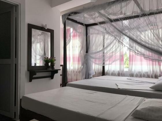 Hotel Blue Sky Hikkaduwa - Photo2