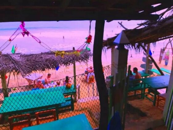 Luna Beach Home & Cabanas - Photo4