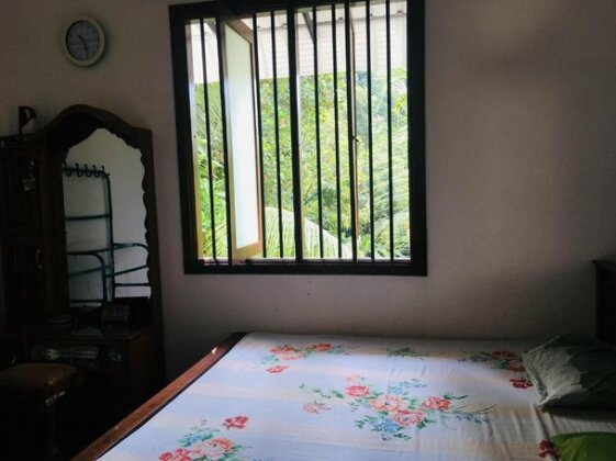 Omil's Hostals - Photo4
