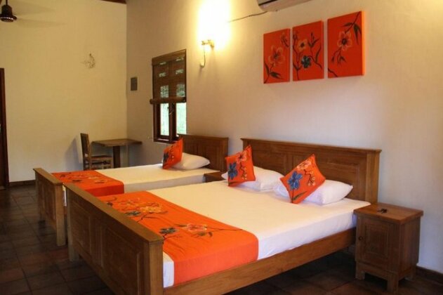Tappers Village Estate Bungalow - Photo3