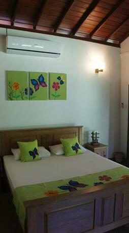 Tappers Village Estate Bungalow - Photo5