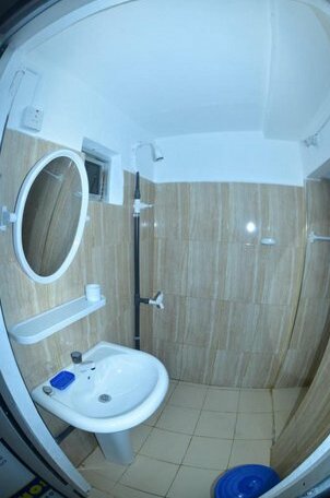 Bobbi INN ROOM - Photo4