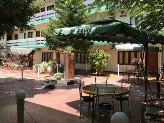 Gnaanams Hotel and Restaurant - Photo2