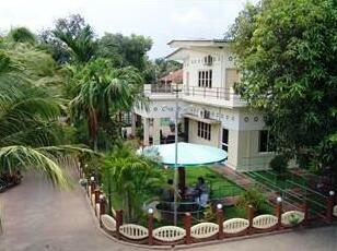 Green Grass Hotel & Restaurant - Photo2