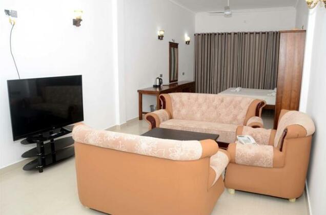 U S Hotel - Photo2