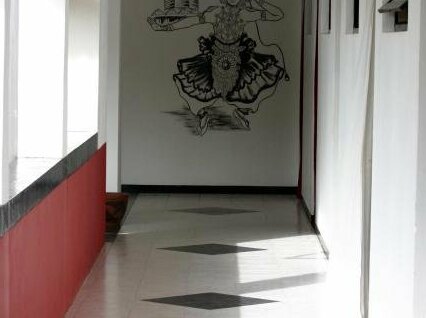 A-Prima Hotel - Photo4