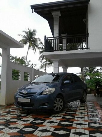 Charming Riverside Villa - Photo3