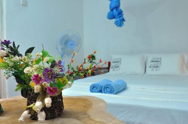 Sinharaja Rainforest Tour and Mount Resort - Photo4