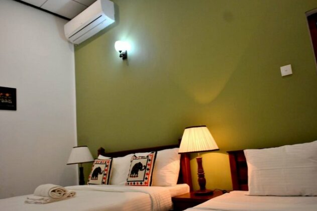 Capital Regency - Photo2