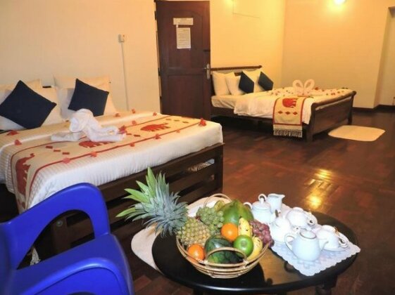Cool Inn Tourist Lodge - Photo2