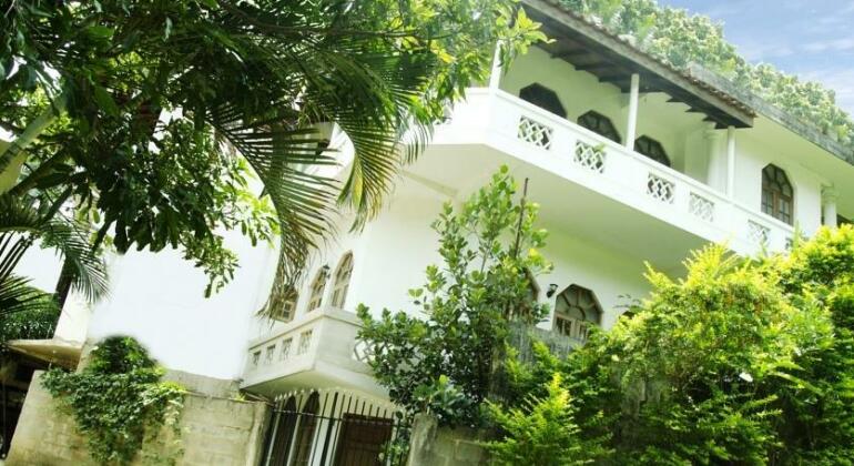 Jayabo Residence