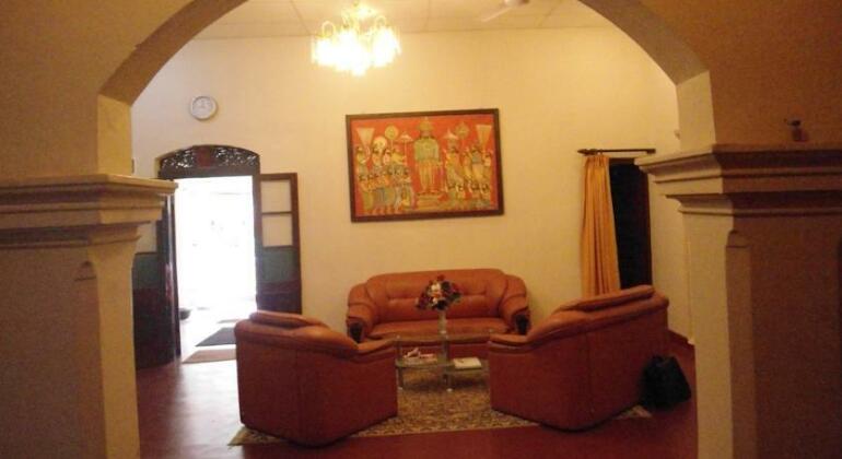 Kandy Lake Reach Hotel - Photo2