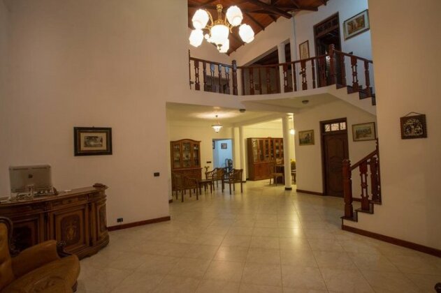 Kings Court Residency - Photo4