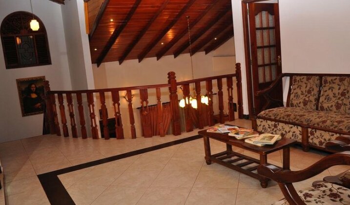 Rosewood Residence - Photo3