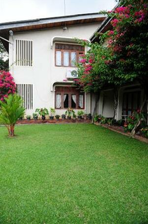 Royal Tourist Lodge - Photo5
