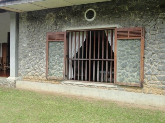 Serendip Stone Hotel and Bungalow - Photo2