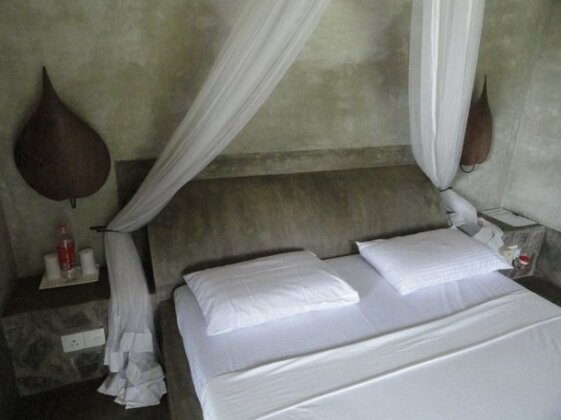 Serendip Stone Hotel and Bungalow - Photo5