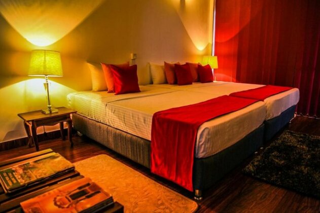 The Tenthola - Photo4