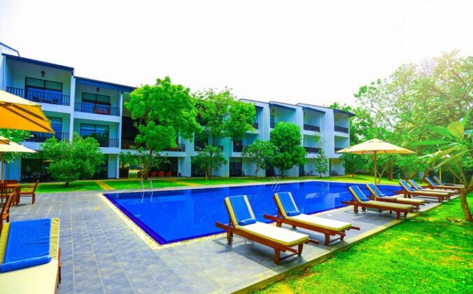 Tamarind Lake - Photo2