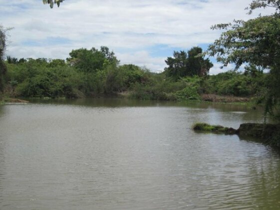 Theja Lake View Resort - Photo5