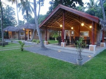 Airport Eco Cottage