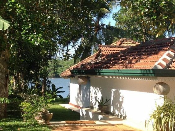  Photo 1