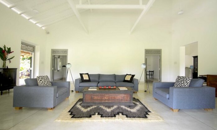 Ivory House - Photo3