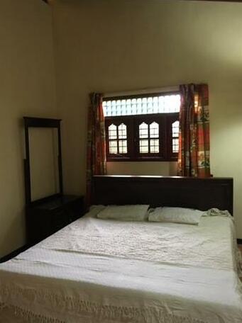  Photo 2