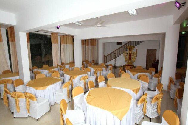 New Crystal Hill Hotel - Photo2
