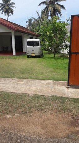 Isuru Holiday Inn - Photo4