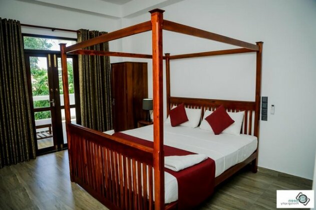 King's Marine Hotel & Restaurant - Photo3